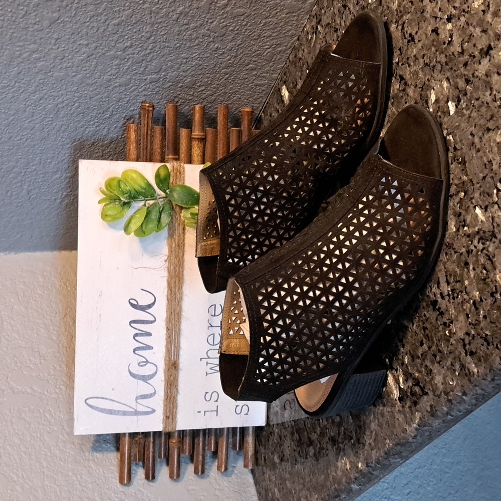 Sling Back Sandals | Size 8.5 - Picture 2 of 5